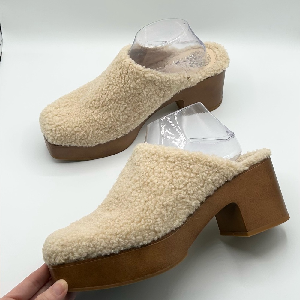 Vince Camuto Cream Sherpa Fuzzy Block Heel Mules Women’s Size 10